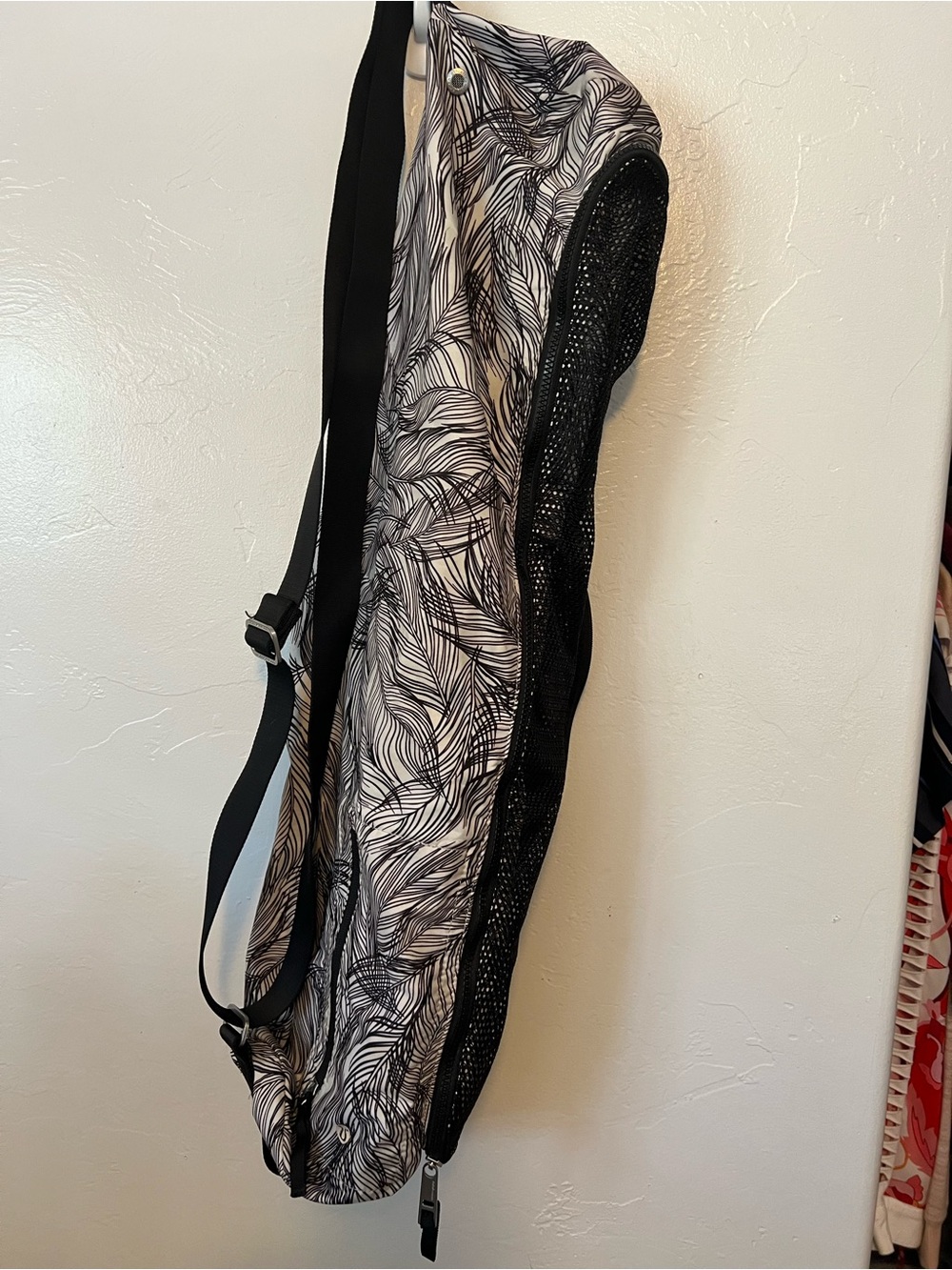 Lululemon Drishti Yoga Tote Sketchy Palms White/Black Excellent Condition